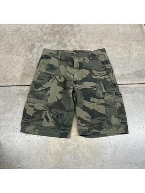 vintage wrangler woodland camo relaxed baggy fit cargo shorts size 32
